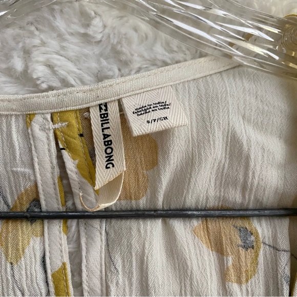 Woman’s Billabong Relax On High Gold Dust Wrap Dress NWT - Picture 14 of 15